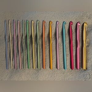 Set of 15 Metal Crochet Hooks